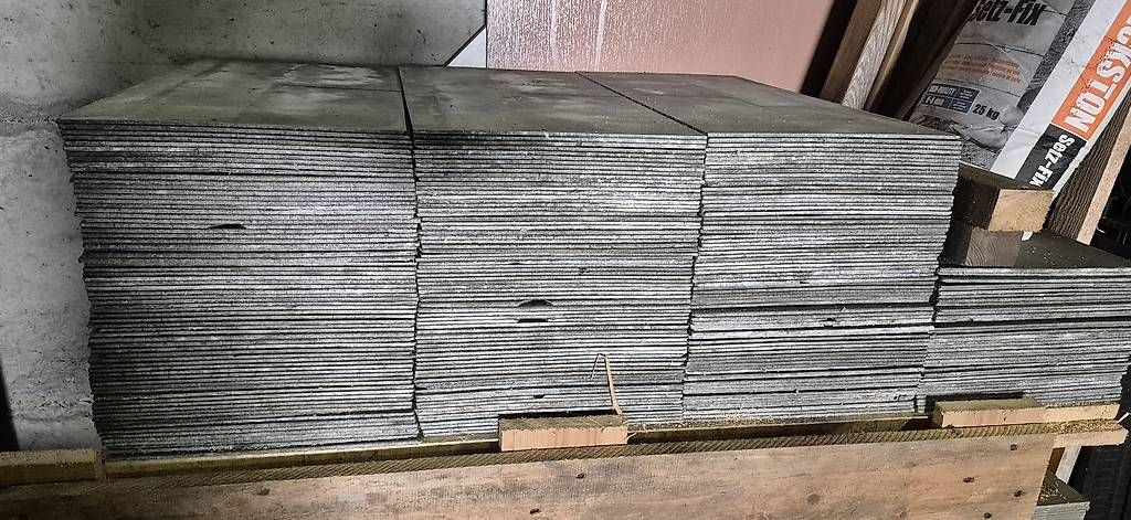 Eternit Piatti di portata: Faserzement (Eternit) Fassadenplatten 40m2 – Usato da Seedorf UR venduto da Eschholz 1