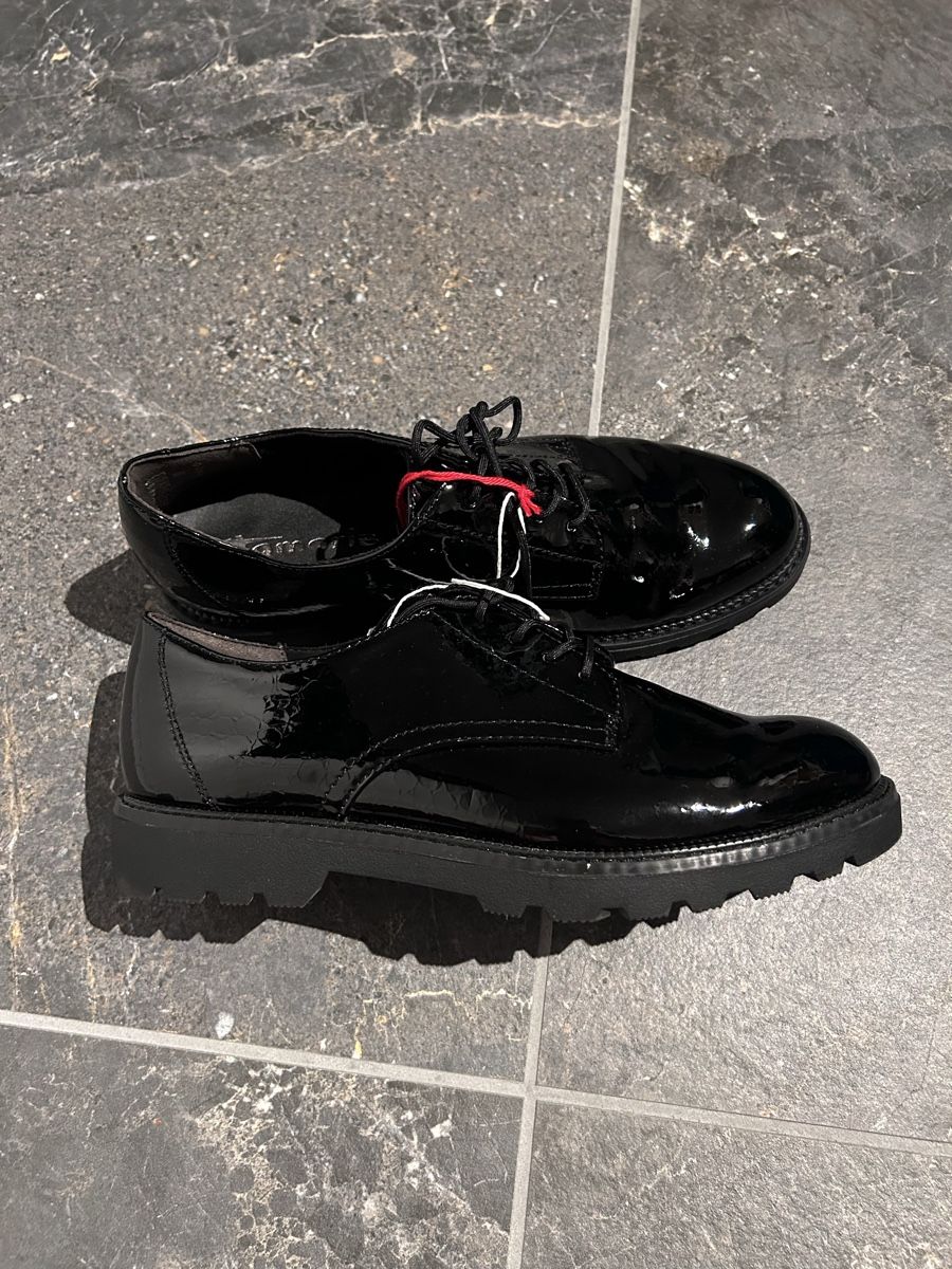 Tamaris Scarpe da donna: Tamaris Lack-Schuhe Gr 38  – Nuovo (secondo la descrizione) da Kleinandelfingen venduto da Doratschikov