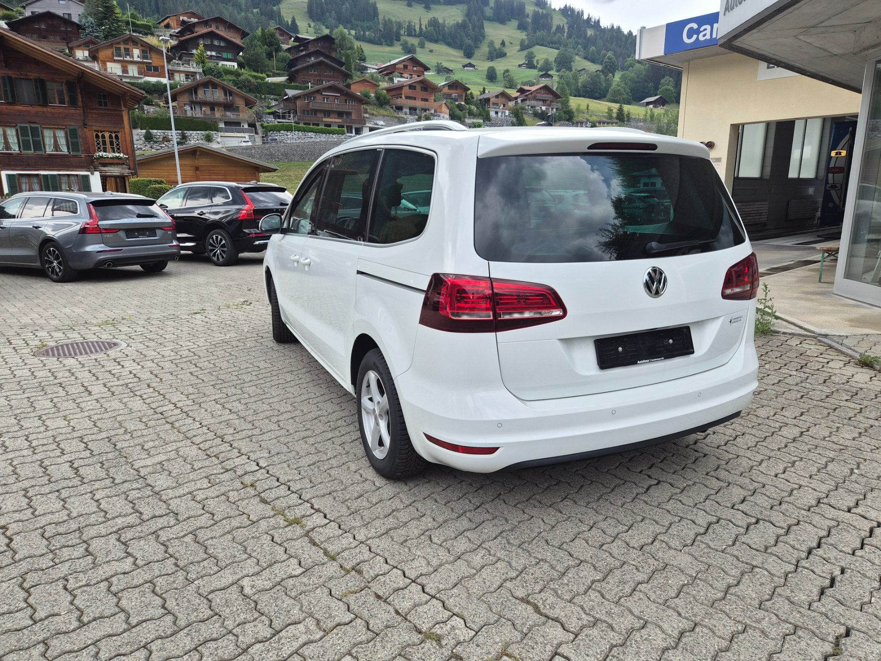 VW Automobili: VW Sharan 2.0TDI Highline 4Motion – Usato da Zweisimmen venduto da schloessli-garage 2