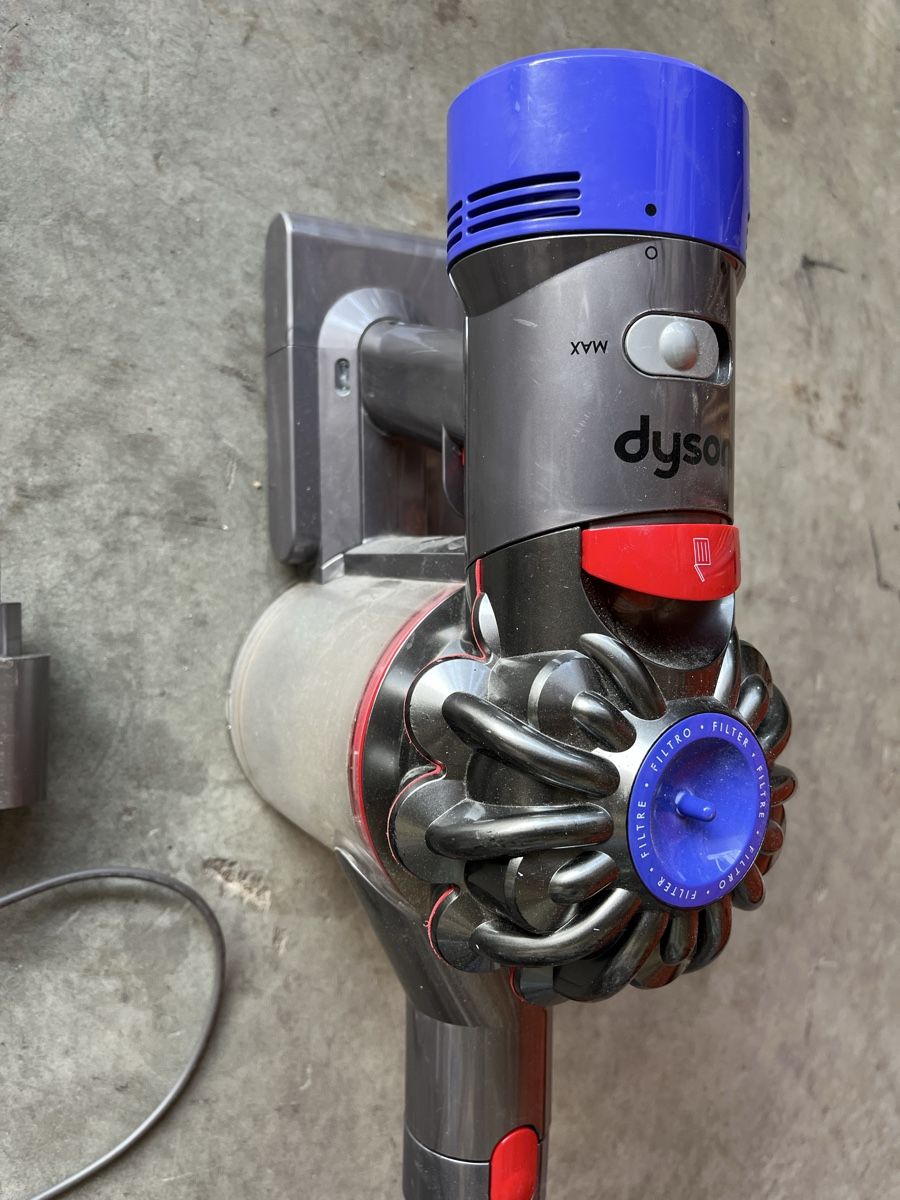 Dyson Aspirapolveri & Accessori: Dyson V10 Absolute Staubsauger mit Zubehoer – Difettoso da Schötz venduto da RcK1994 4