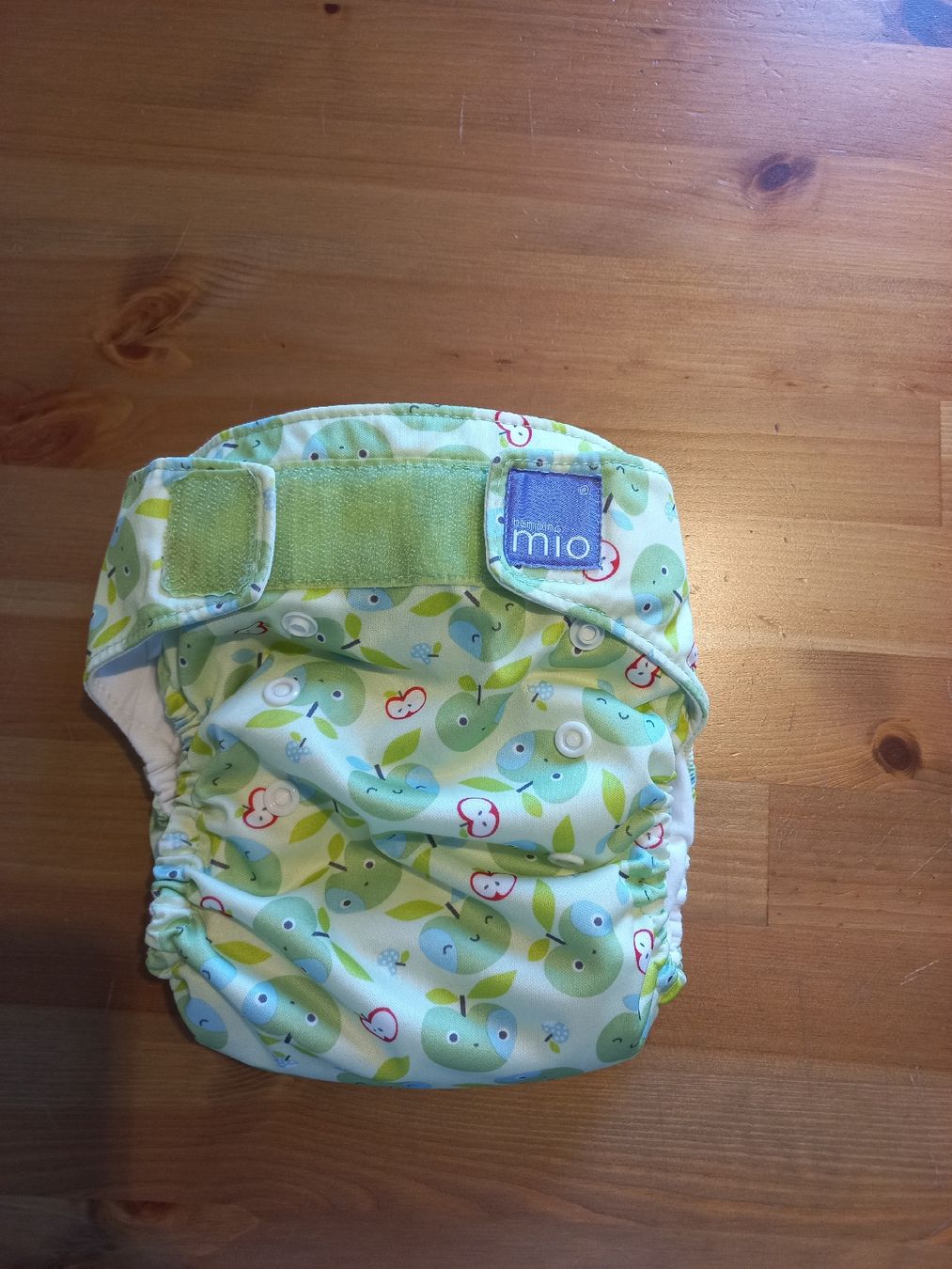 Secchi per pannolini & Pannolini: Bambino Mio Stoffwindel Onesize mit Apfel Muster – Usato da Derendingen venduto da kar_kwm8