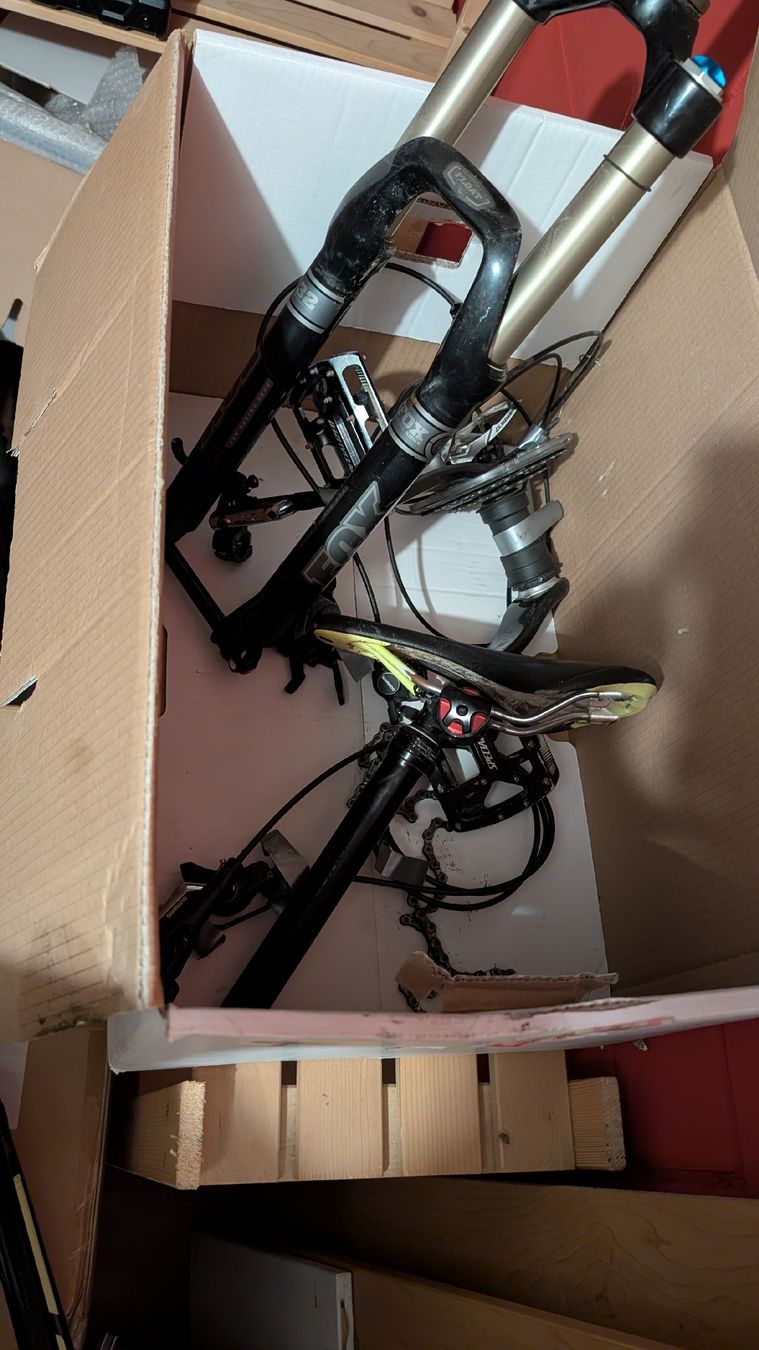 Specialized Biciclette: Specialized Stumpjumper, komplett aber demontiert – Usato da Nänikon venduto da mai_b8bk 3