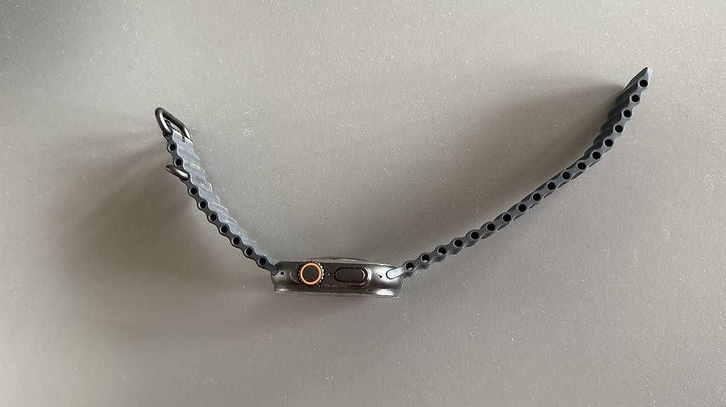 Smartwatch: Apple Watch Ultra 2 – D'occasion à Fribourg par giu_r99y 2