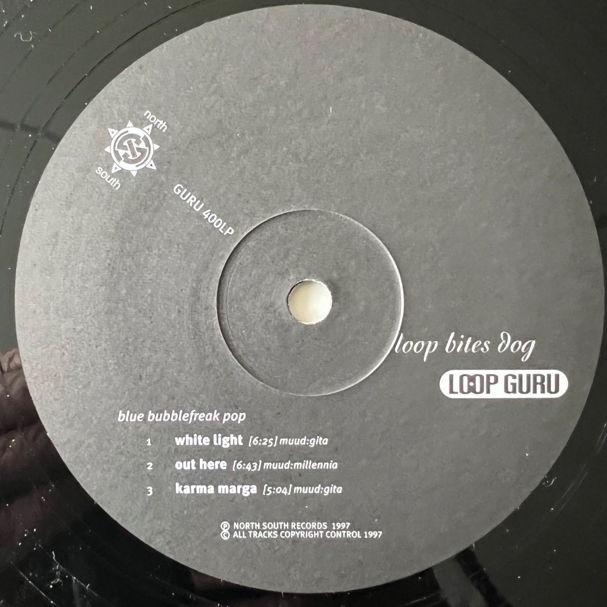 Schallplatten: Loop Guru - Loop Bites Dog / 2 LP - 1. UK-Press. 1997 - TOP – Gebraucht aus Gais von soundcave57 2