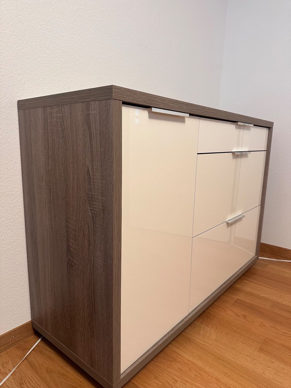 Cassettiere: Modernes Sideboard in Weiss & Holzoptik – Usato da Adliswil venduto da mic_jyg6 1