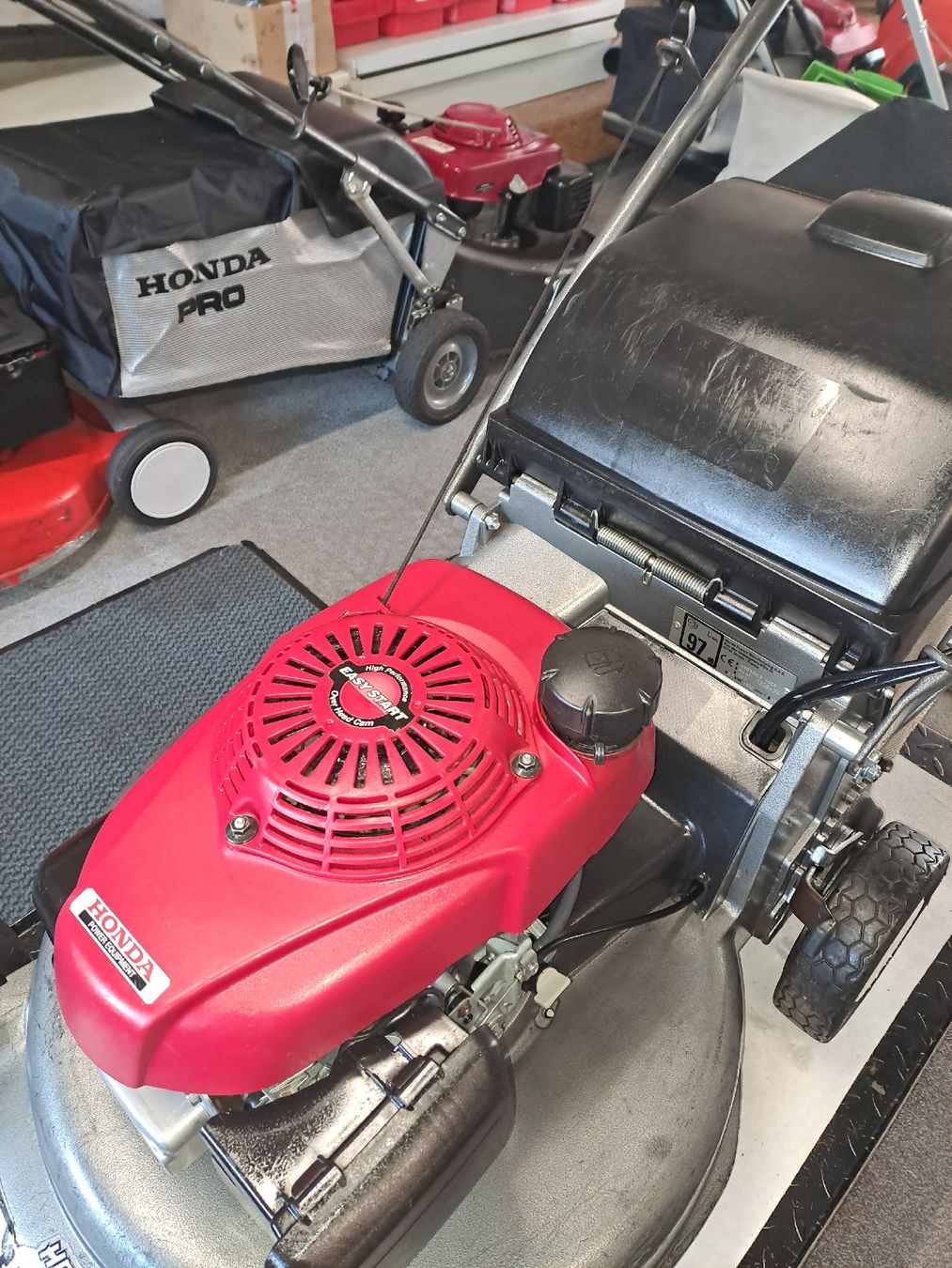 Honda Rasenmäher: Honda HRD536 Mäher ab Service – Gebraucht aus Bilten von Zschweiz 2