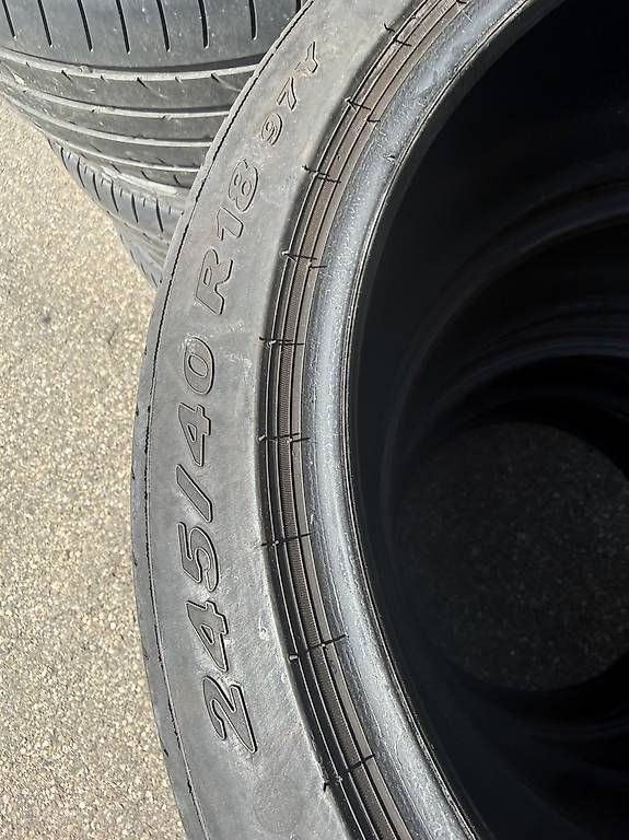 Pneus & Roues: 245/40/18 – D'occasion à Adlikon b.Regensdf par dammgarage8108