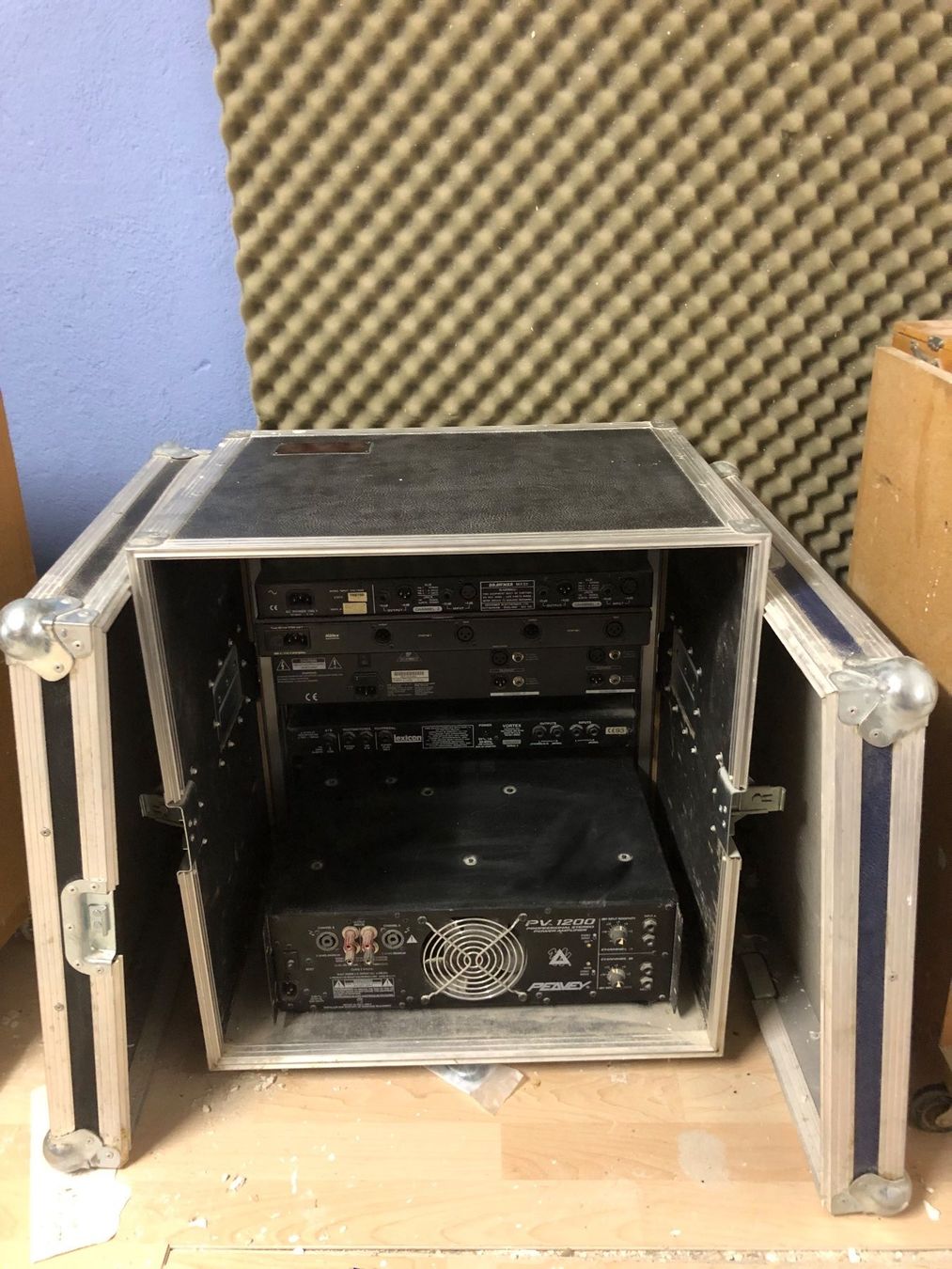 Autres accessoires: Rack mit Endstufe und Prozessoren im Koffer – D'occasion à Laupersdorf par TaBeK1974