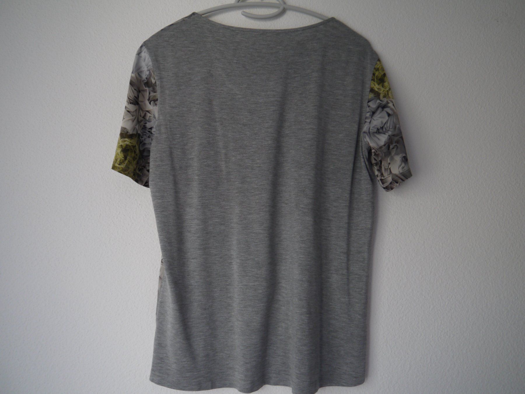 Marc Cain Chemisiers: Marc Cain Bluse aus Seide N3 – D'occasion à Hagendorn par Blaf 5