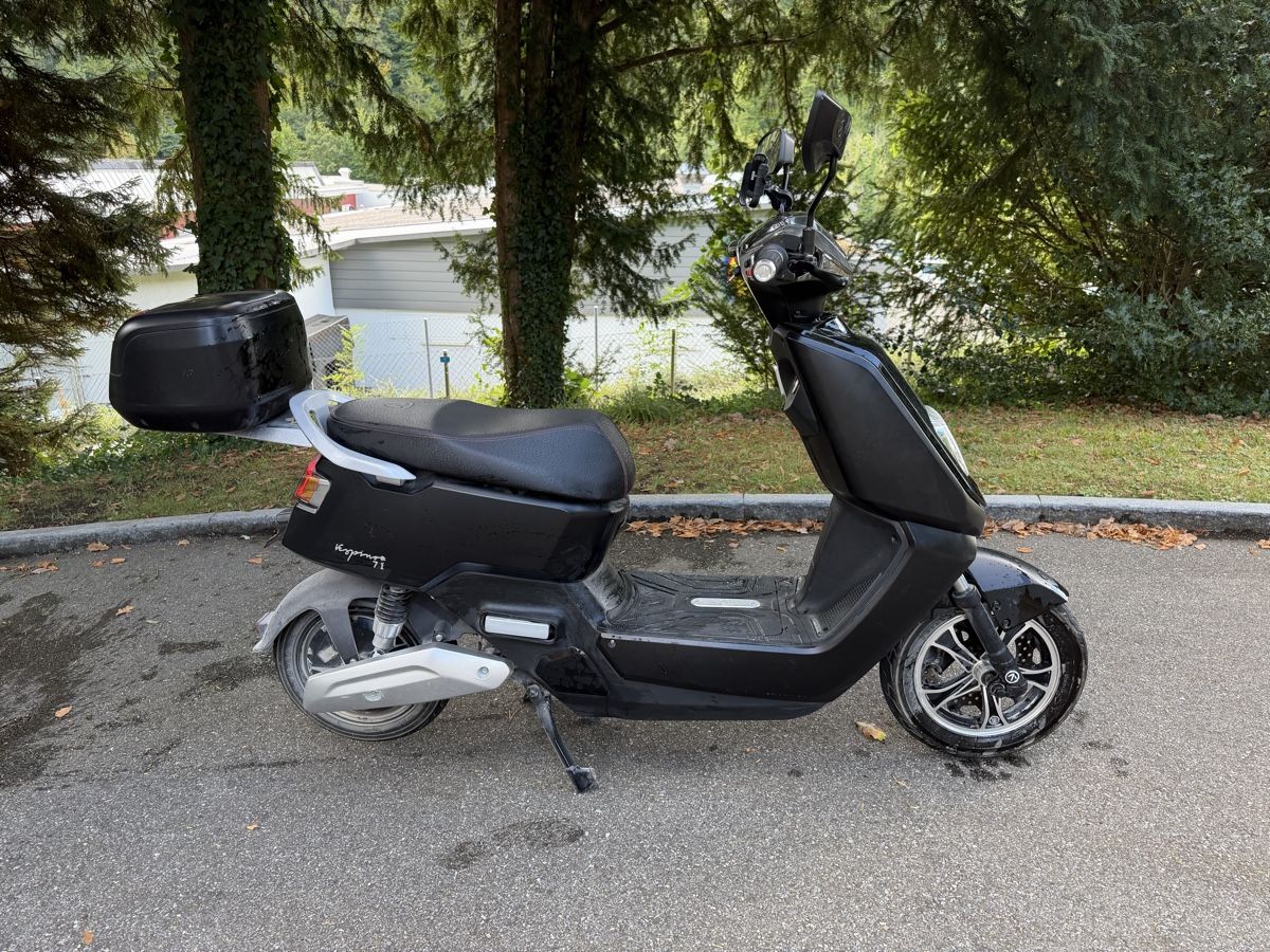 Vespino Scooter: Vespino 7i Elektro Roller – Usato da Gattikon venduto da Sunshine4. 1