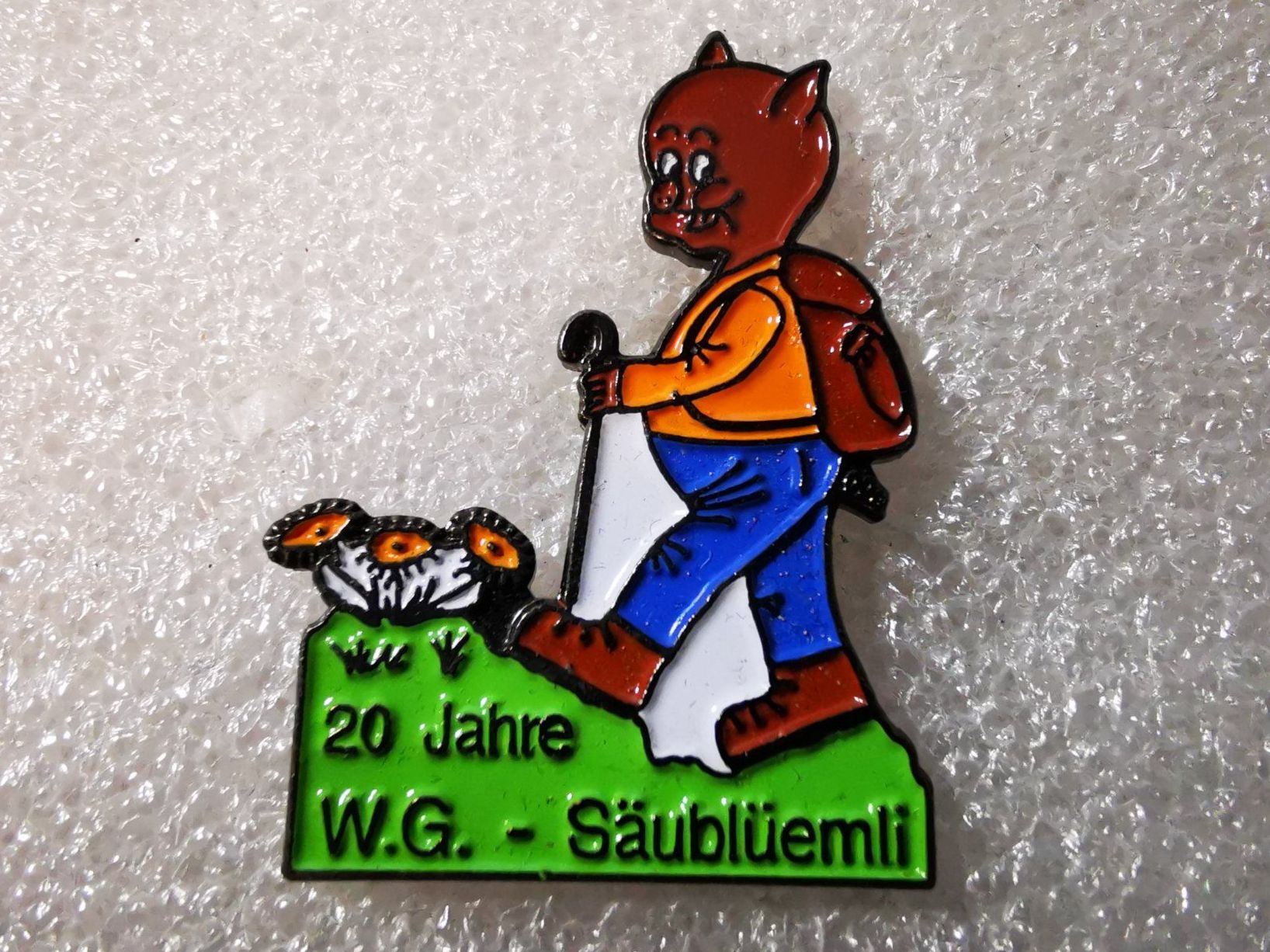 Spille & Fermagli: Ansteckpin 12: Wandergruppe Säublüemli – Usato da Oppligen venduto da Pin-Fall-Shop