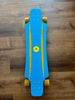 Skateboard Empire in Blau mit Gelb