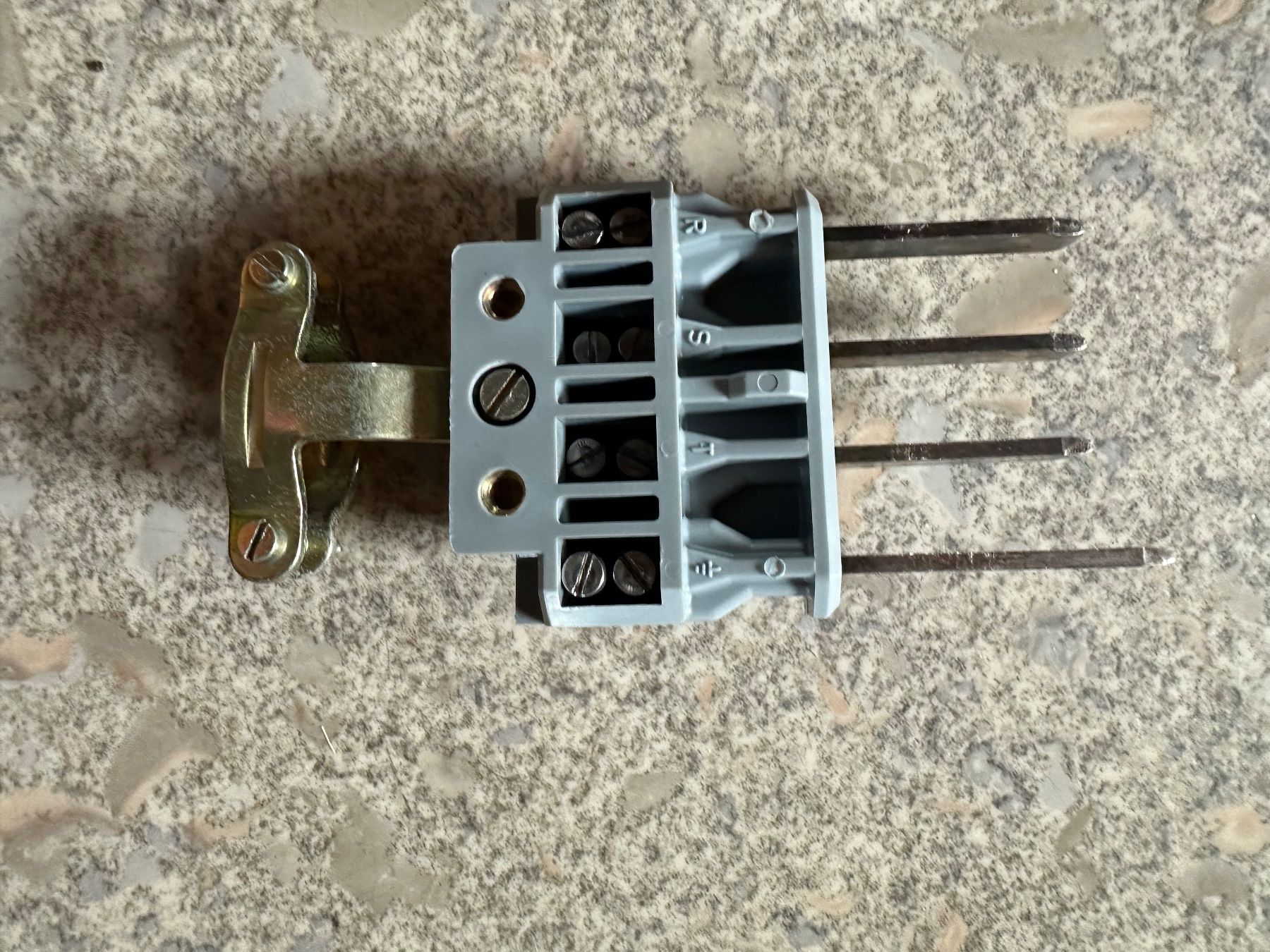 Spine: Stecker J 40 4 Polig CMC – Usato da Huttwil venduto da Bolpa 6
