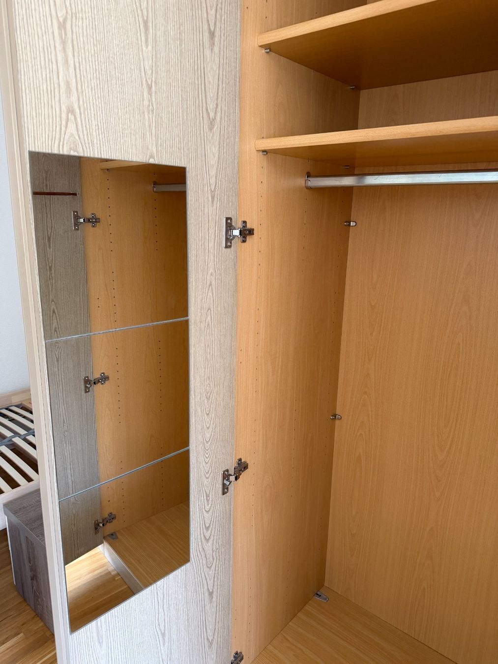 Schränke: Kleiderschrank – Gebraucht aus Kriens von Cinghiale26 5