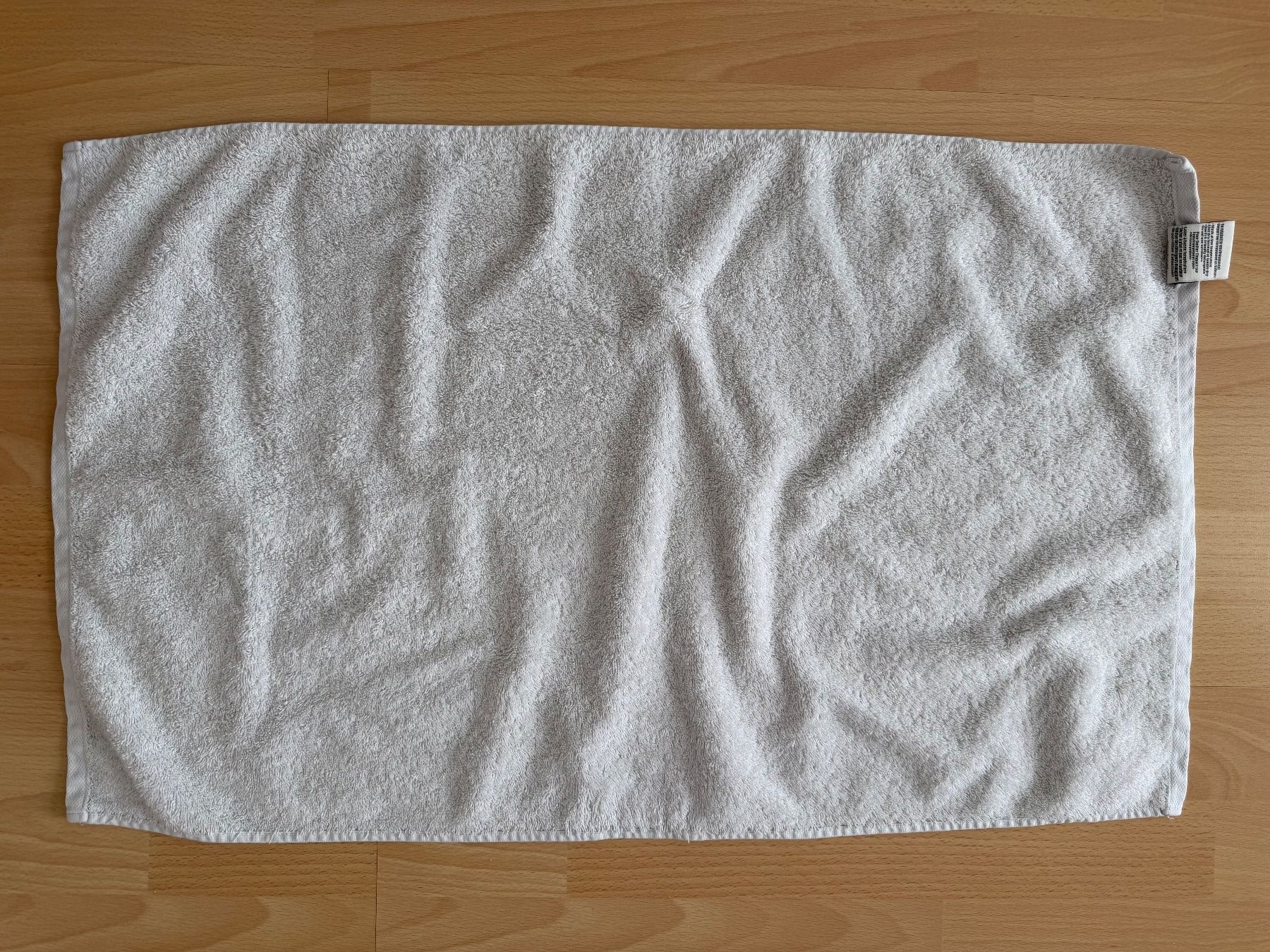 Serviettes de bain: Tekla - hellgraues Handtuch – D'occasion à Zürich par laurapb 1