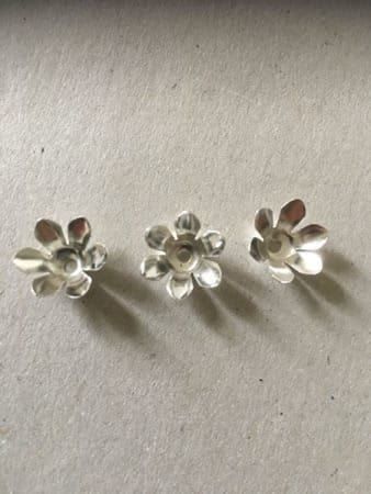 Vasi per fiori: Metall Blumen Neu 50Stück – Nuovo e nell'imballaggio originale da Buchrain venduto da Sisi83 1