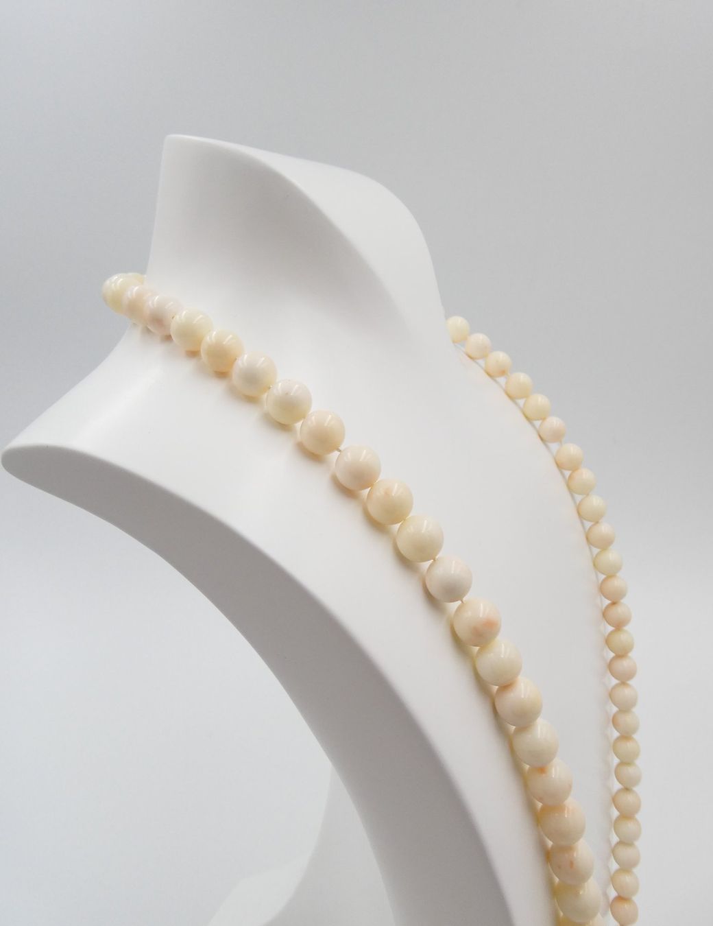Catenine: COLLIER AUS HELLEN KORALLEN – Usato da Luzern venduto da EdiGem 1