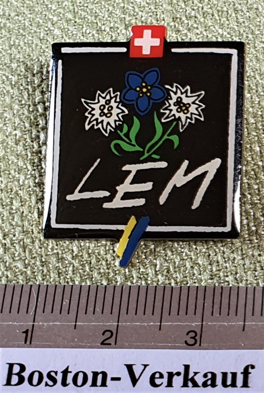 Placchette & Badge: E560 - Pin Schweiz LEM Eddelweiss Enzian – Usato da Reinach BL venduto da Boston-Verkauf 2