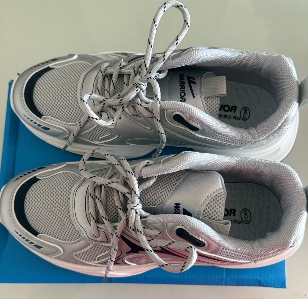 Scarpe da uomo: Sport Schuhe Größe 42 M – Nuovo e nell'imballaggio originale da Zollikofen venduto da Davemirabile 1