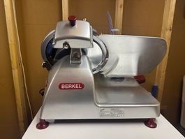 BERKEL Pro Line Aufschnittmaschine, Baujahr 2024, Neuwertig
