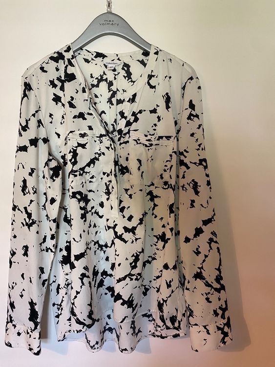 Calvin Klein Camicette: Stylische Calvin Klein Bluse schwarz weiss – Usato da Pfeffingen venduto da Dimitri1985 2