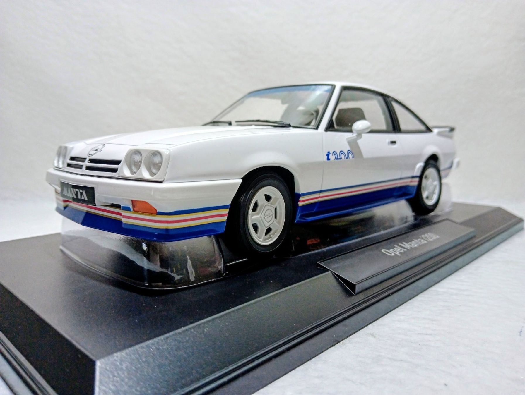Opel Voitures modèles: Opel Manta i 2000 – Neuf (Voir description) à Huttwil par Secondtrain