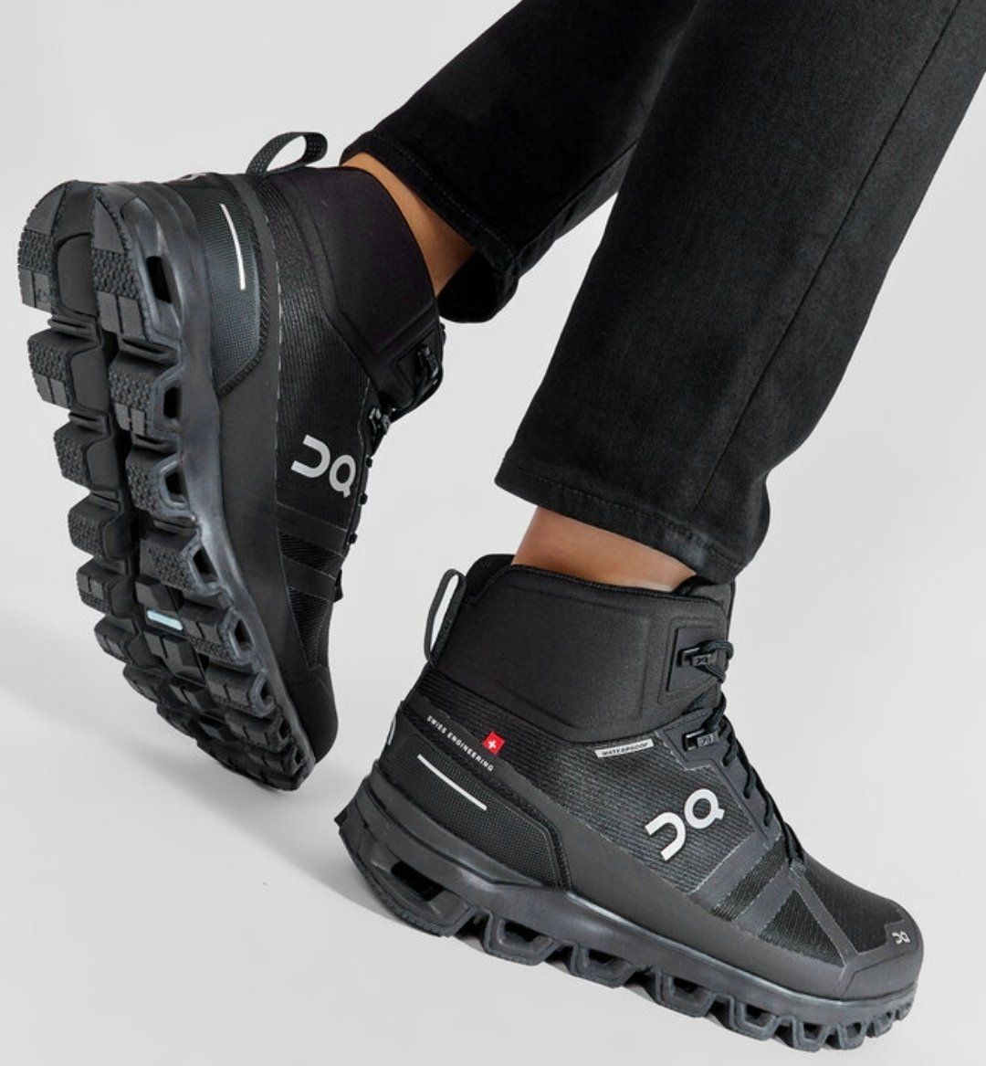 On Chaussures femmes: On Cloudrock Mid Waterproof Wanderschuhe Schwarzy – Neuf (Voir description) à Zürich par nara13