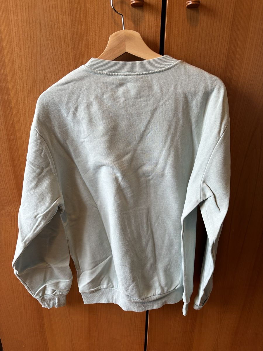 H&M Maglioni & Felpe: H&M light blue pullover (size M) – Usato da Colombier VD venduto da jaredein 2