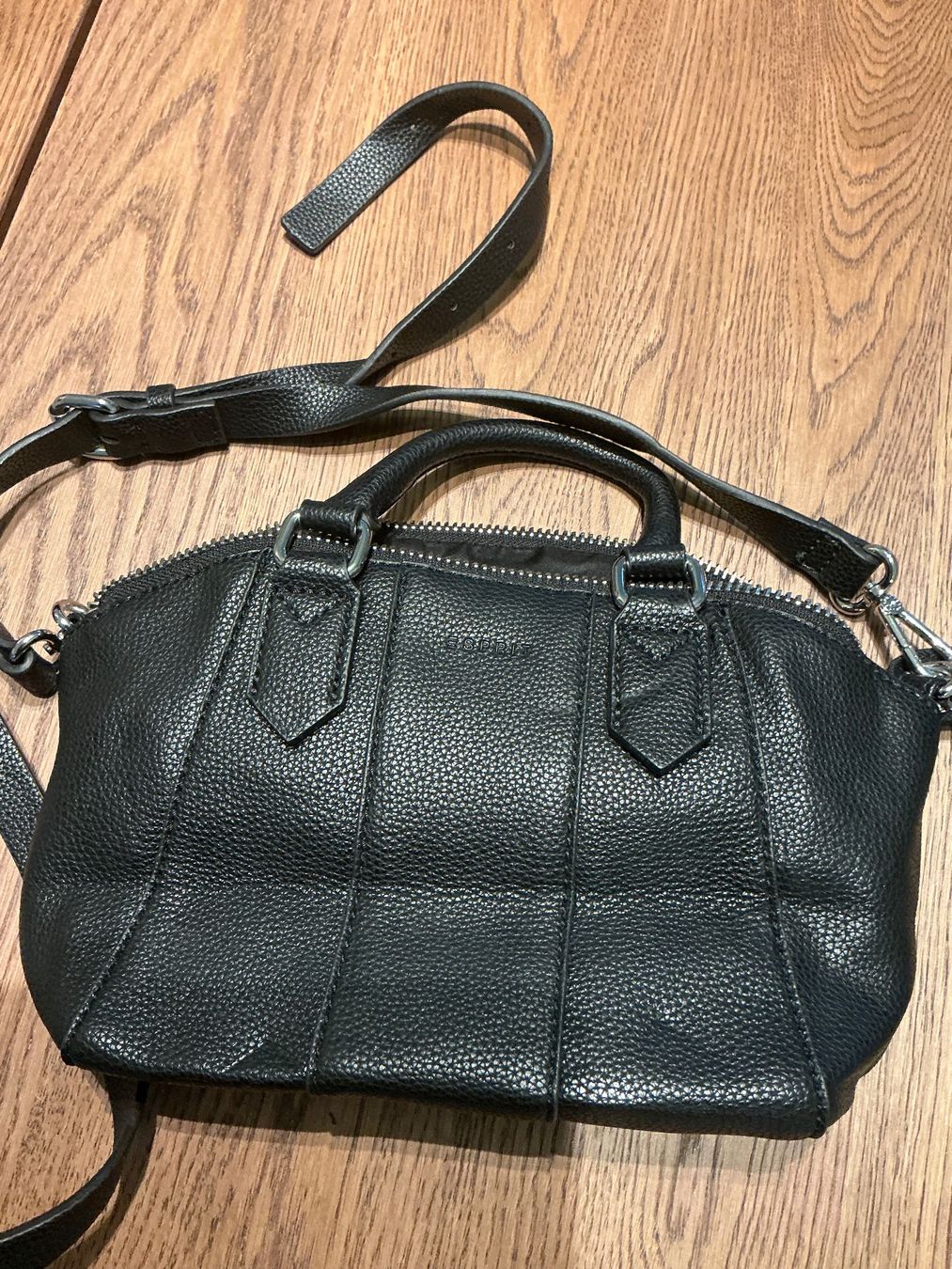 Borse da donna: Schwarze Kunstledertasche, neuwertig! – Nuovo (secondo la descrizione) da Würenlos venduto da Chicca2004