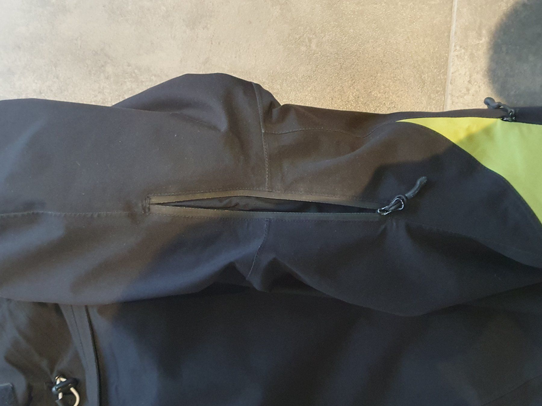Giacche: Dynastar Ski- / Snowboardjacke – Usato da Jaberg venduto da rjdtwo 2