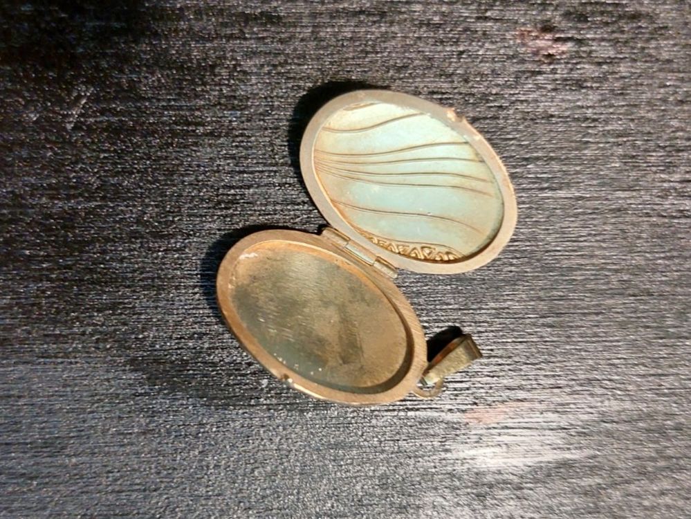 MEDALION 18KT.3GR.2.4X1.5CM Kaufen auf Ricardo
