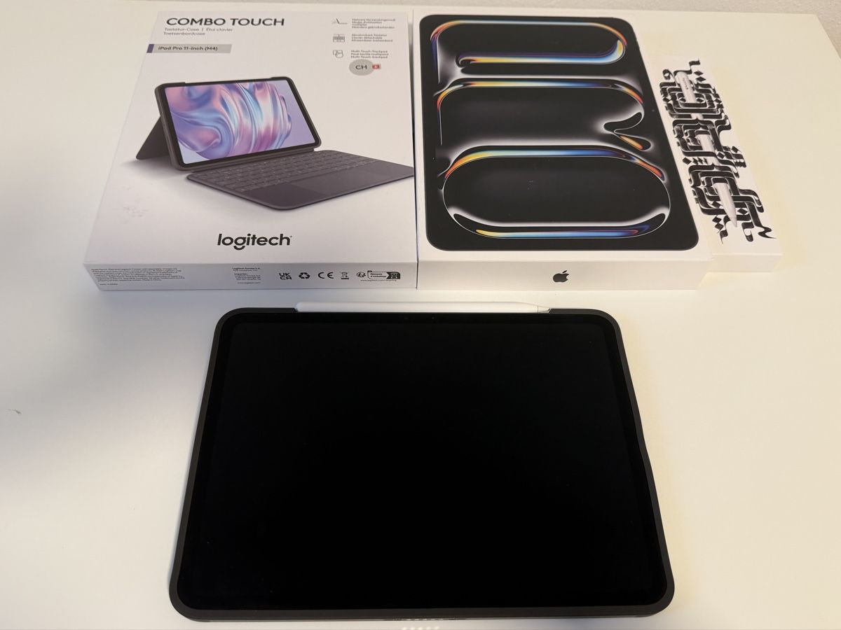 Apple Tablettes PC: iPad Pro M4(256GB Wifi) + Logitech Combo Case + Pencil Pro – D'occasion à Zürich par arvinmarlon11