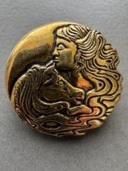Knöpfe: Antiker Knopf Lady Godiva Stil – Gebraucht aus Honau von sainj