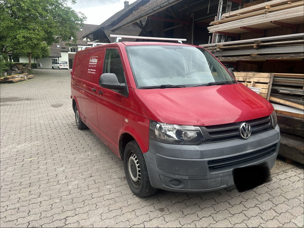 VW Veicoli commerciali: Occasion VW T5 2009 – Usato da Niederweningen venduto da Wehntal 1