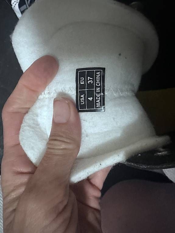 Ccm Schlittschuhe: Ccm schlittachuhe 37 EU – Gebraucht aus Hausen am Albis von ysgem 2