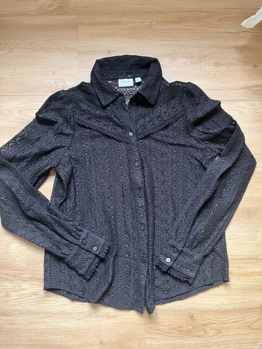 Vila Blusen: Spitzenbluse VILA – Gebraucht aus Lohn SH von Microzoff
