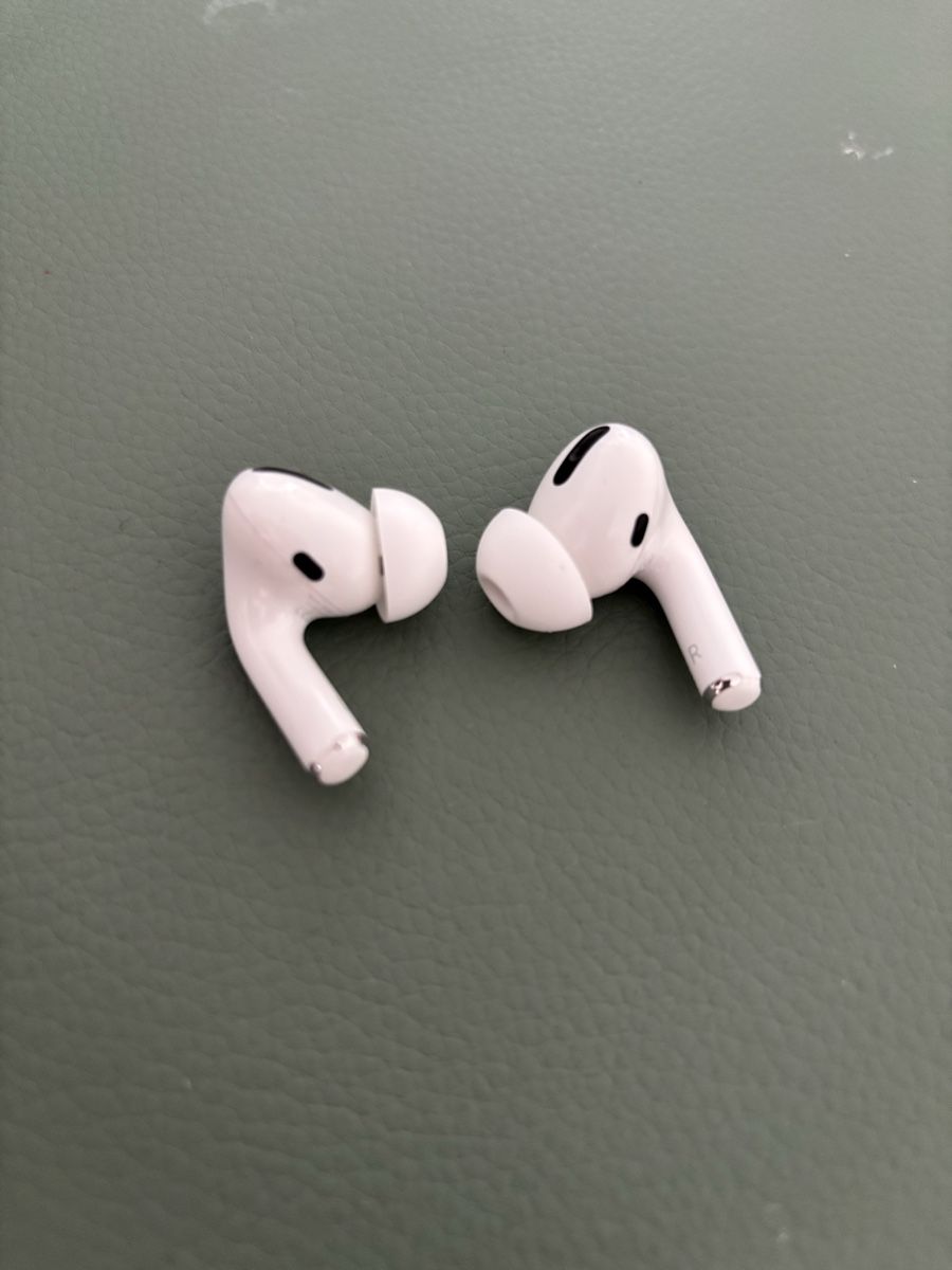 Apple Kopfhörer: Apple AirPods Pro mit Ladecase (1. Generation) – Gebraucht aus Uttigen von rotschi 1