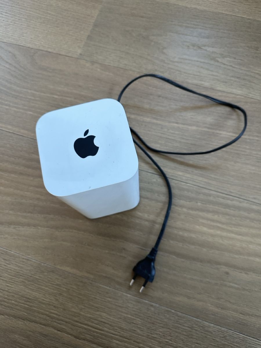 Apple Dischi rigidi: Apple AirPort Time Capsule A1470 – Usato da Bern venduto da Actionmon