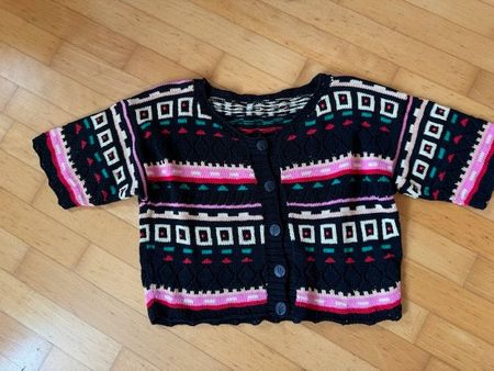 Apartes Kurzjäckchen / Pullover, Gr. 36