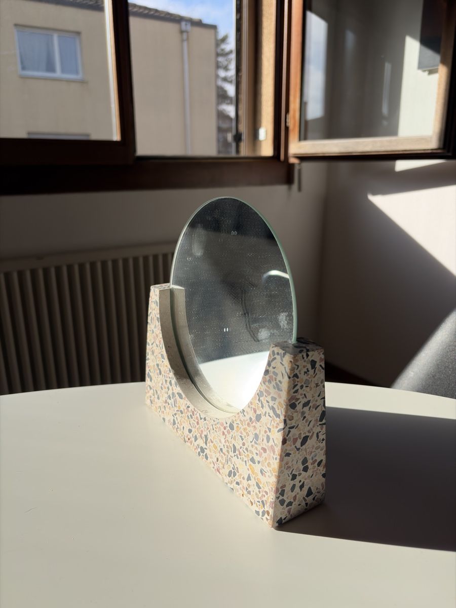 Spiegel: Chic Home Decor Piece & mackup mirror – Gebraucht aus Nyon von tor_6gr5