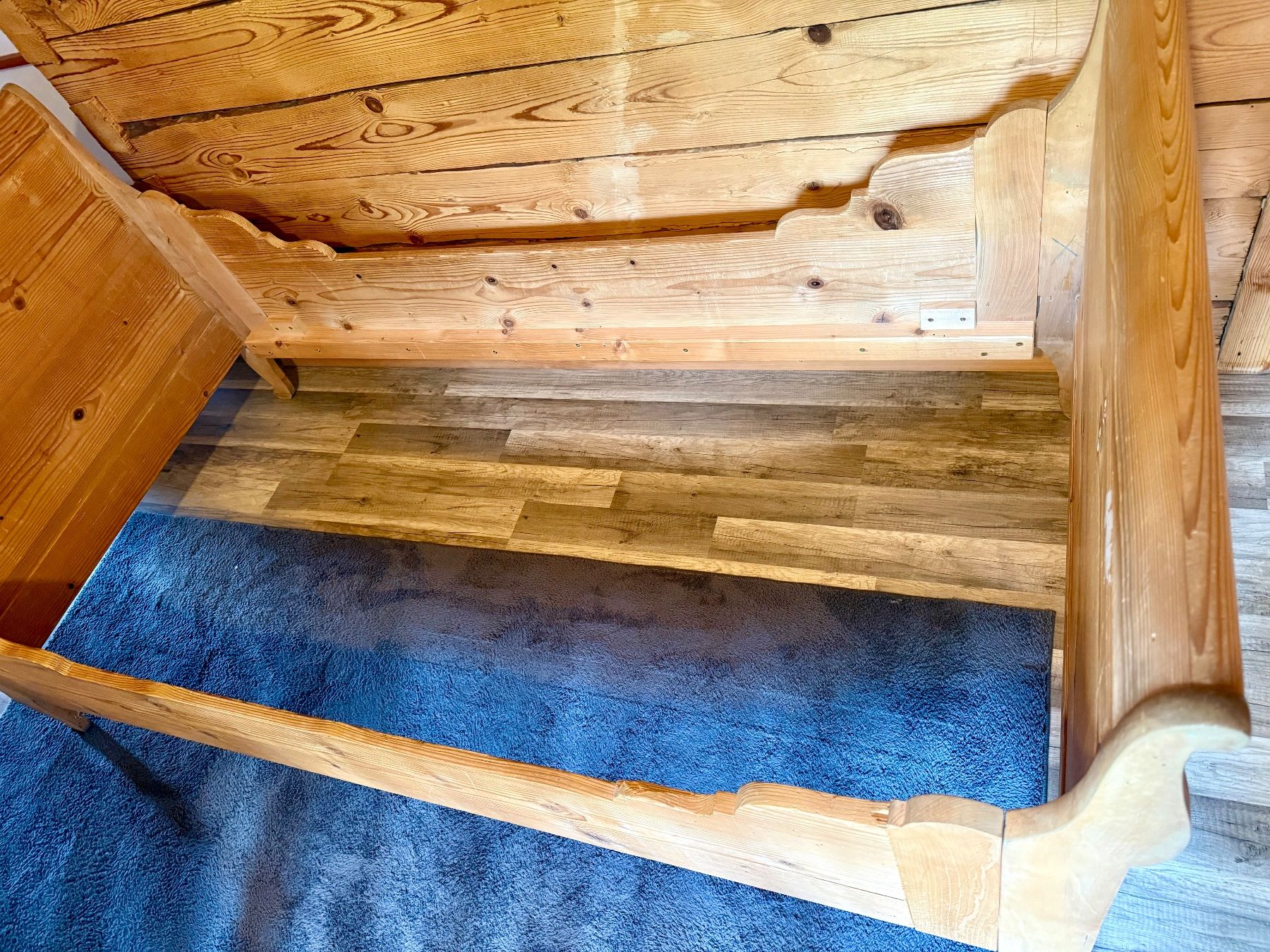 Betten: Altes Holzbett 90x200cm – Gebraucht aus Grabs von Na_Va 7