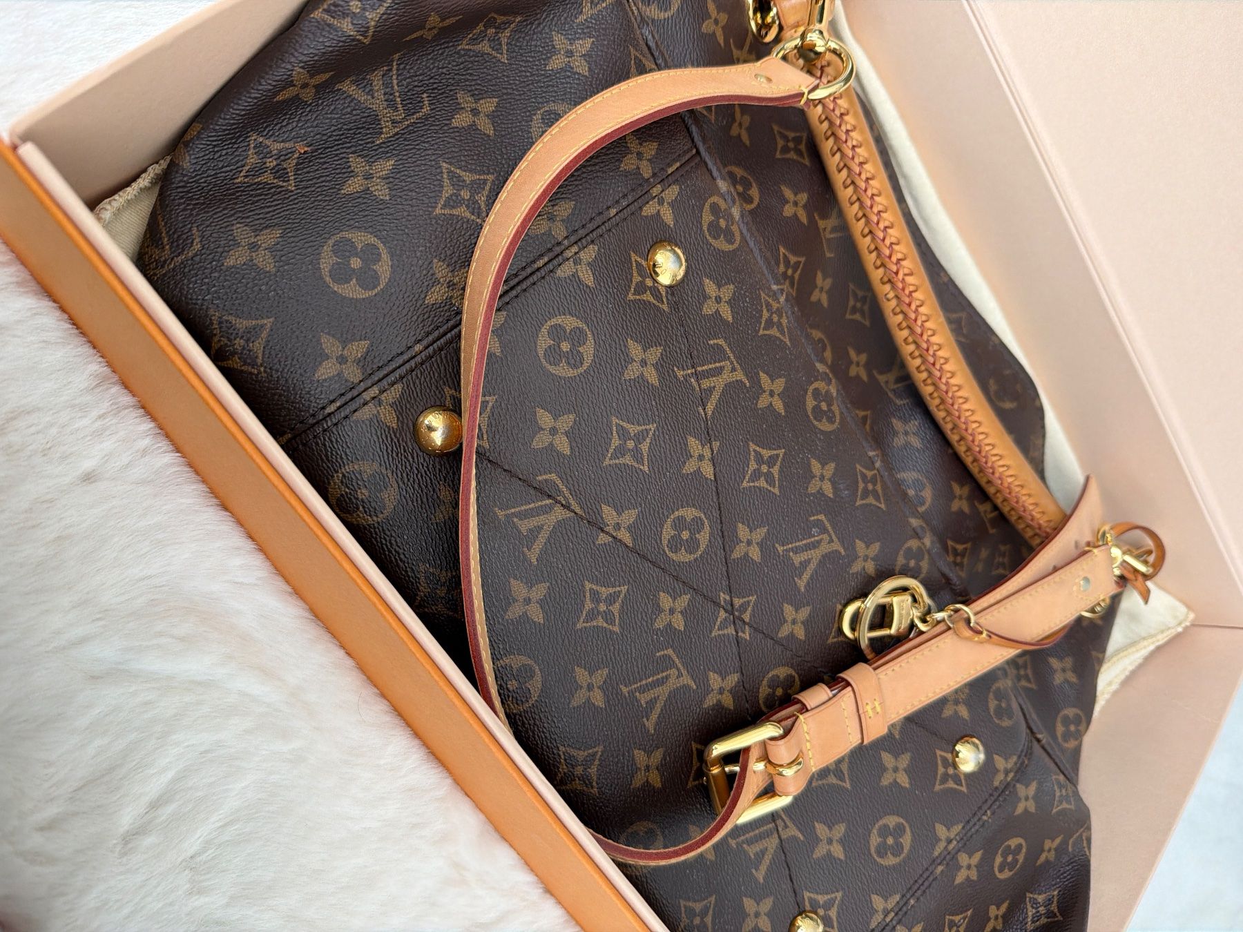 Louis Vuitton Sacs femmes: ARTSY MM MONOGRAM – D'occasion à Thalheim par Queen018 4