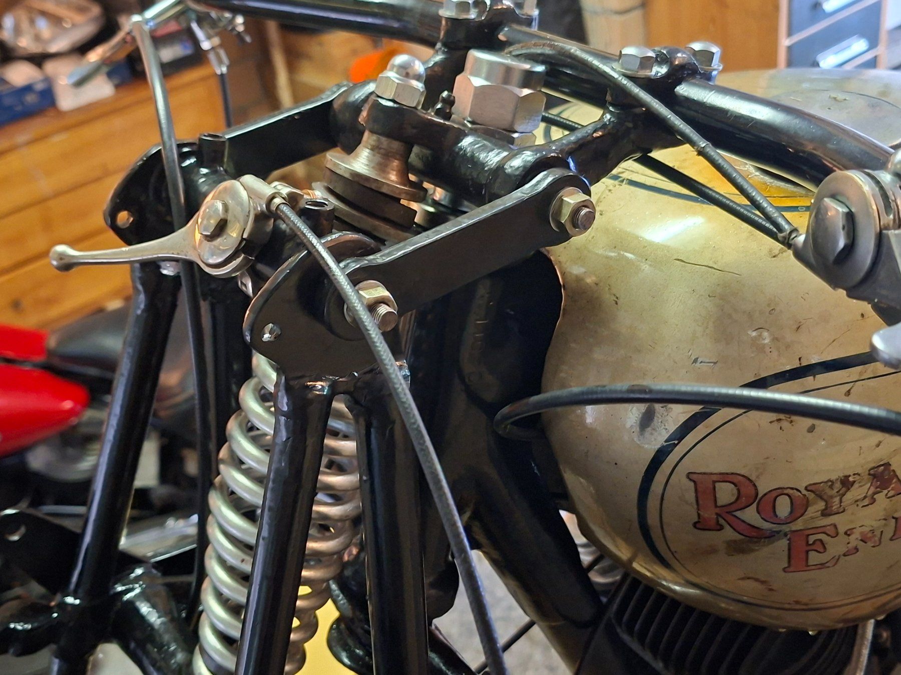 Royal Enfield Strada: Royal Enfield Model G180 1000cc V Twin – Usato da Haslen GL venduto da elrockero 5