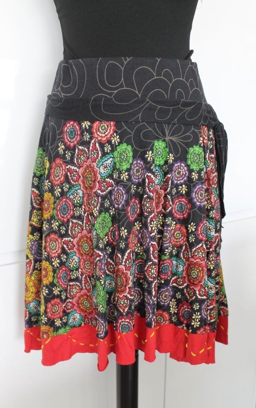 Desigual Gonne: Jupe DESIGUAL Floral Gr S – Usato da Ittigen venduto da franzis6