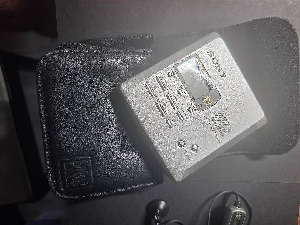 Minidisc: Sony Mini Disc Player MZ-R 55 portable – Gebraucht aus Bremblens von audit 2