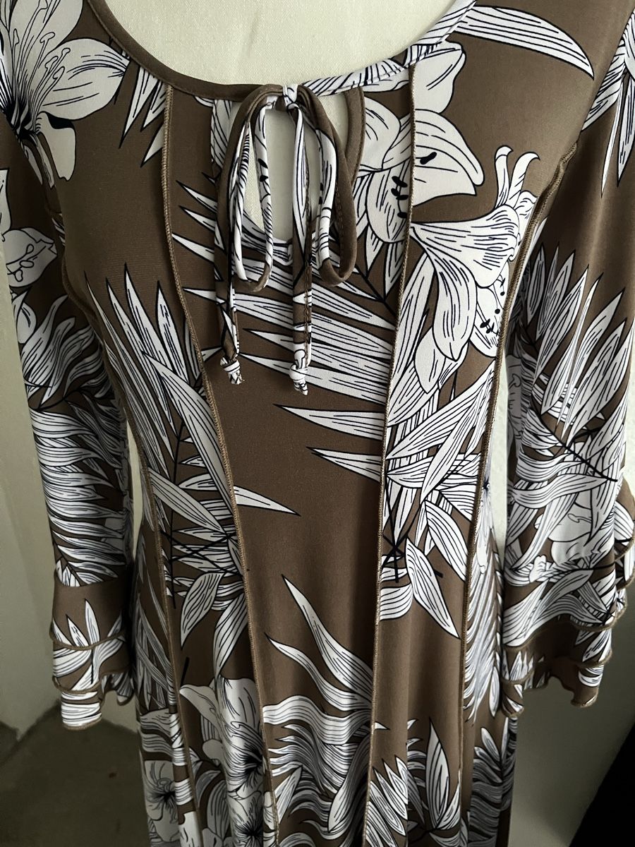 Vestiti: Sommerliches Maxikleid mit Blumenmuster, Grösse M/L – Nuovo e nell'imballaggio originale da Uster venduto da Corina0111114 8