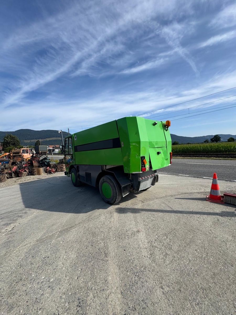 Nutzfahrzeuge: Putzmaschine MFH 5000 – Gebraucht aus Niederbipp von baggerch 3
