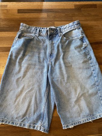 Bershka Jorts Grösse 40 (M)