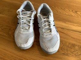 ASICS Hallenturnschuhe Grösse 39