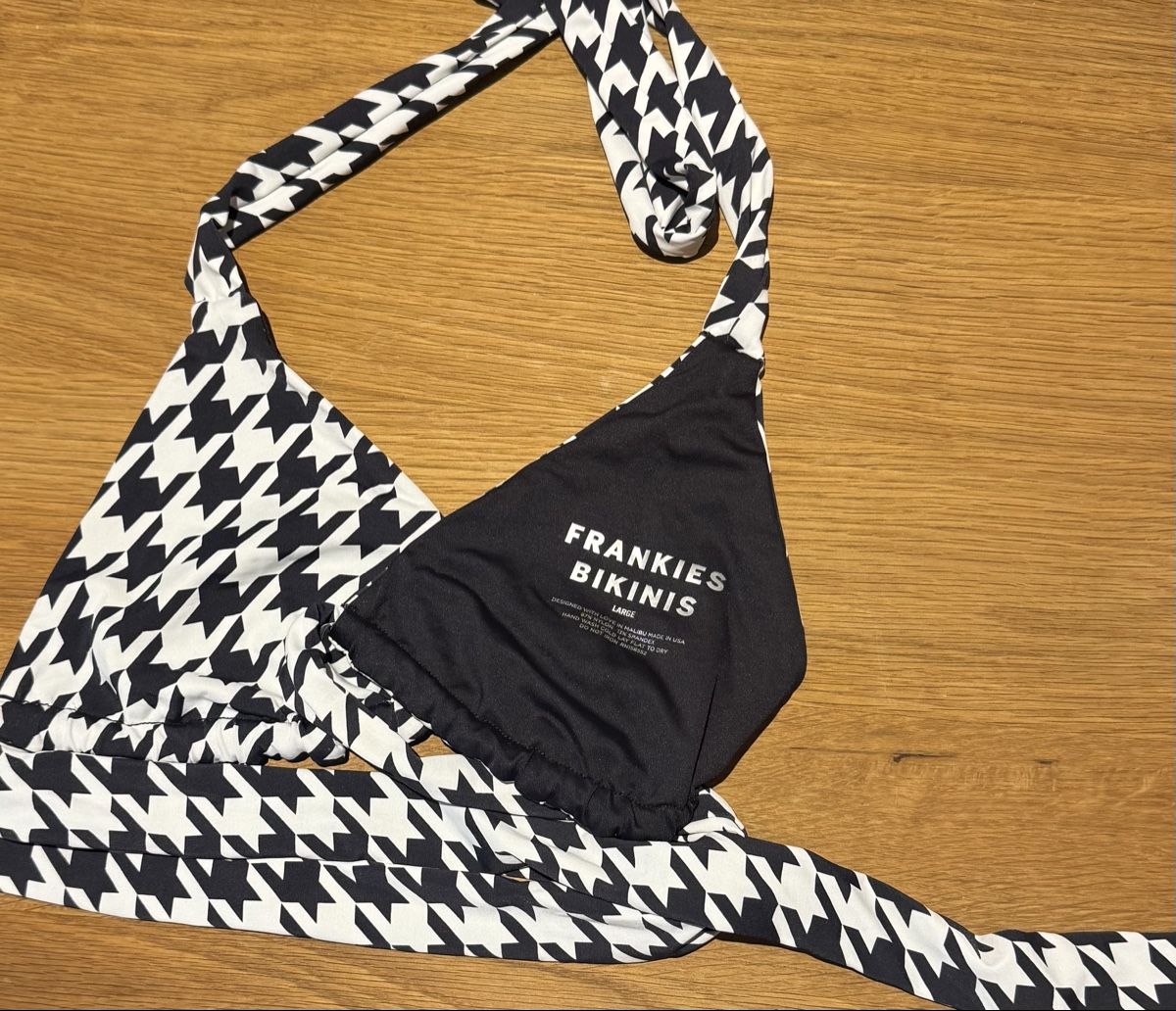 Costumi da bagno & Bikini: Frankies Bikinis Triangle Top – Usato da Dinhard venduto da emi_6jdk 1